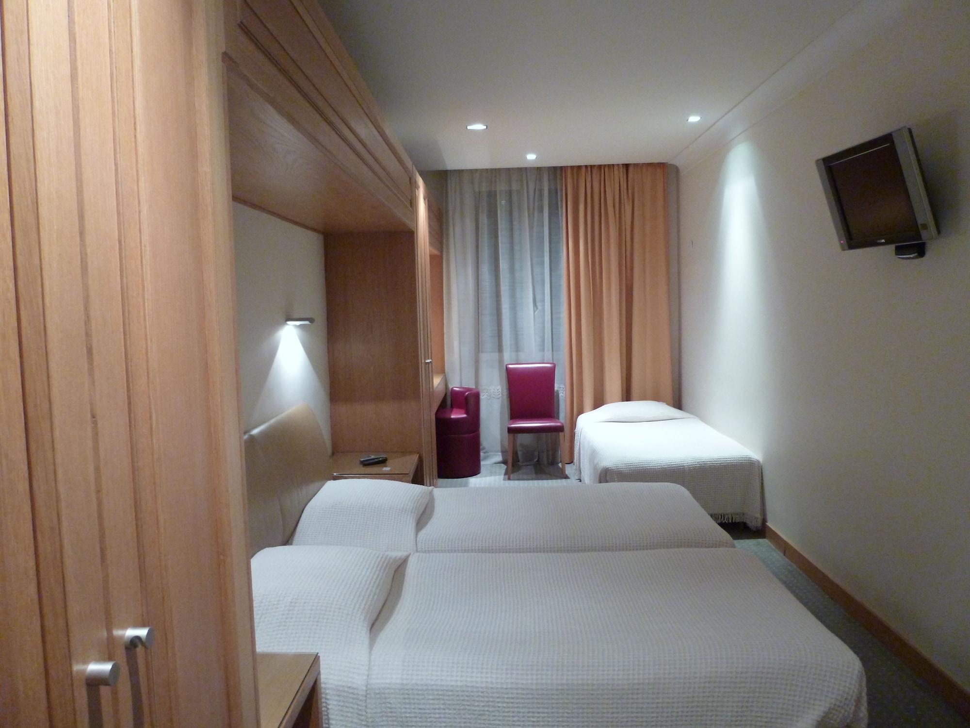 โฮเต็ล ดู วียุ มาเรส์ Hotel ปารีส ภายนอก รูปภาพ