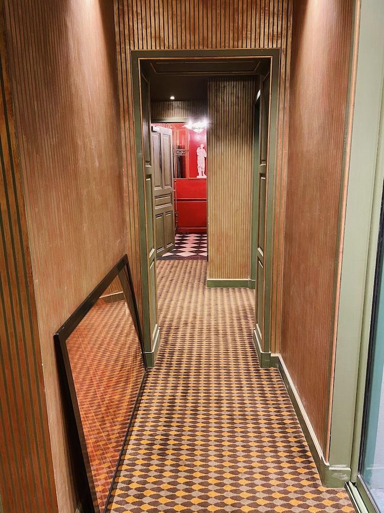 โฮเต็ล ดู วียุ มาเรส์ Hotel ปารีส ภายนอก รูปภาพ