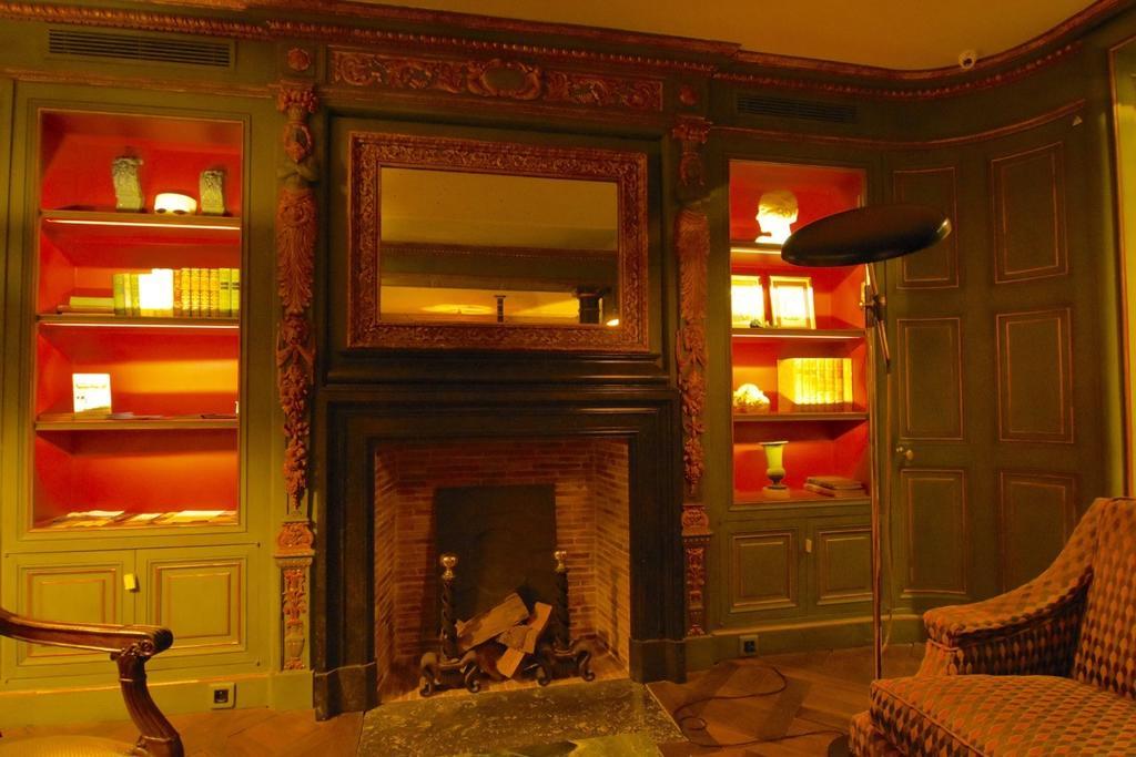 โฮเต็ล ดู วียุ มาเรส์ Hotel ปารีส ภายนอก รูปภาพ